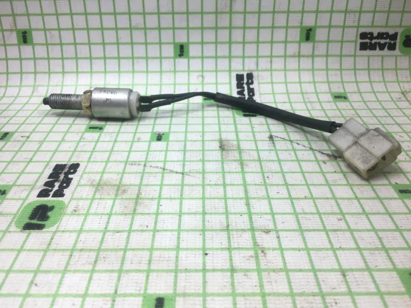 Датичк включения стоп-сигналов Great Wall Hover