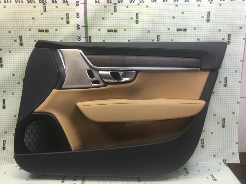 Обшивка двери передняя правая Volvo S-90 V-90