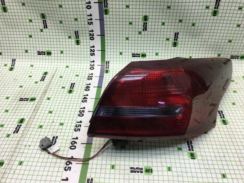 Фонарь задний наружный правый Ford Focus