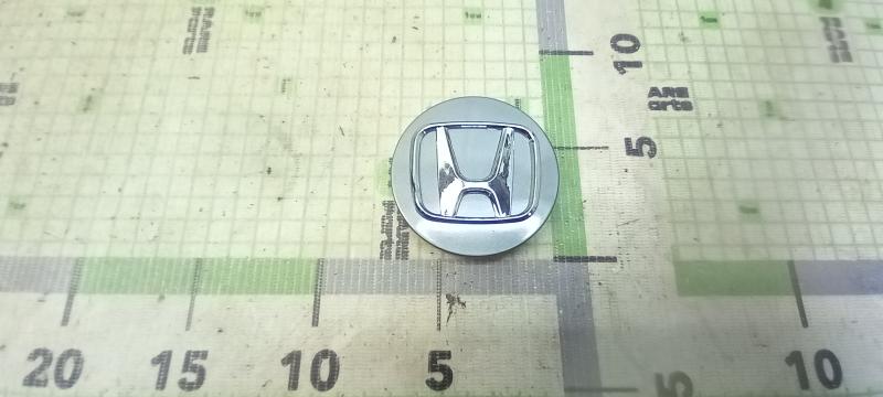Заглушка легкосплавного диска центральная Honda