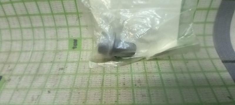 Болт заднего суппорта Mitsubishi Colt