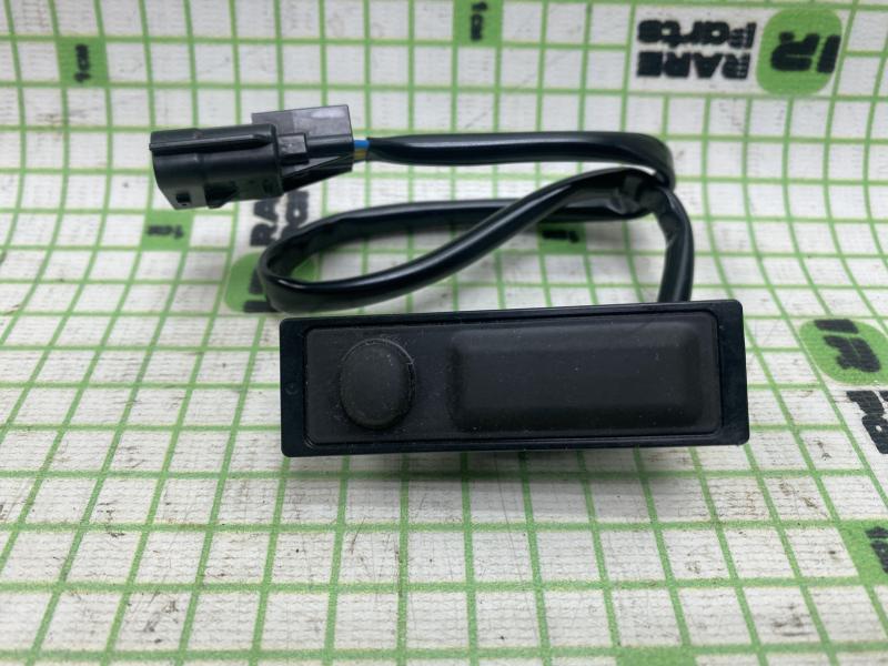 Кнопка открытия багажника 4 pin Nissan Qashqai j11