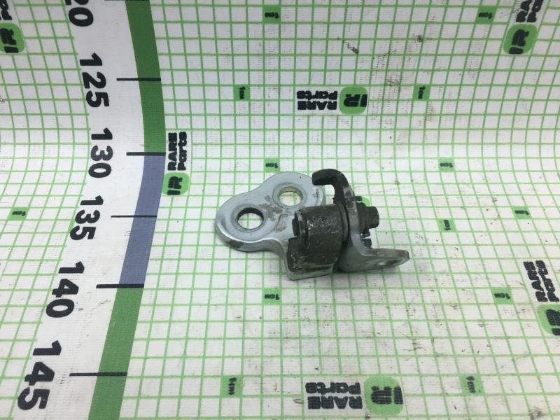 Петля двери передней левой нижняя Ford Focus