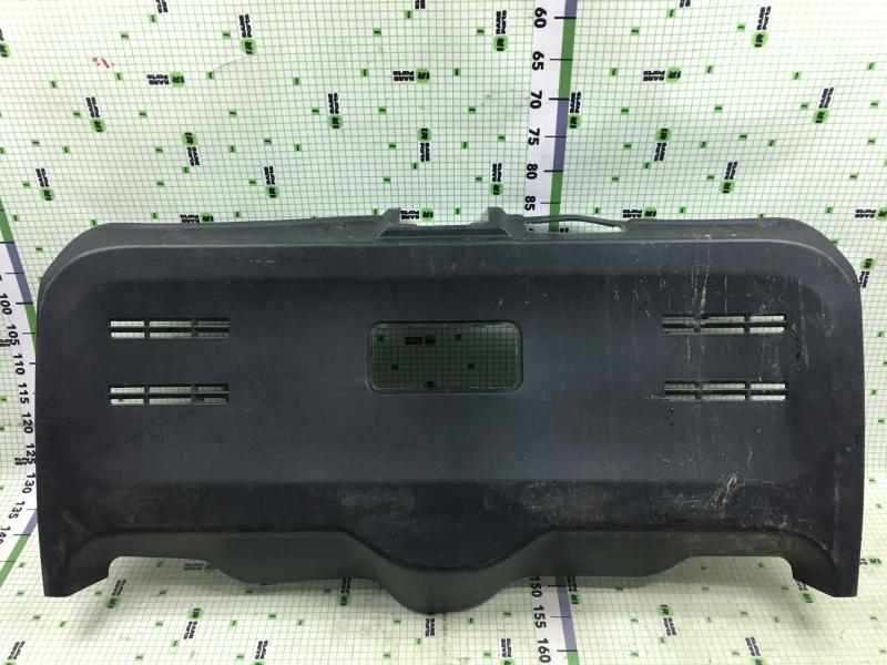 Обшивка пятой двери (багажника) Great Wall Hover