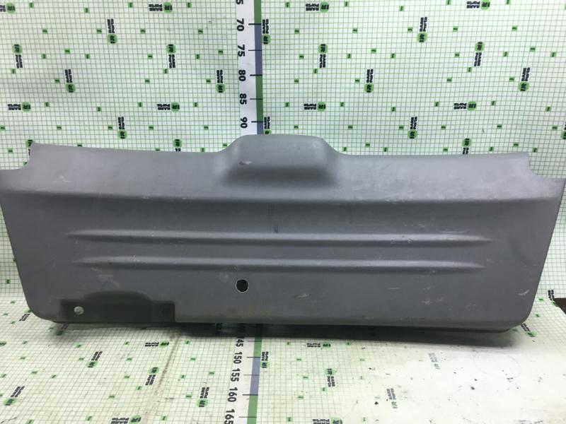Обшивка пятой двери (багажника) Subaru Forester