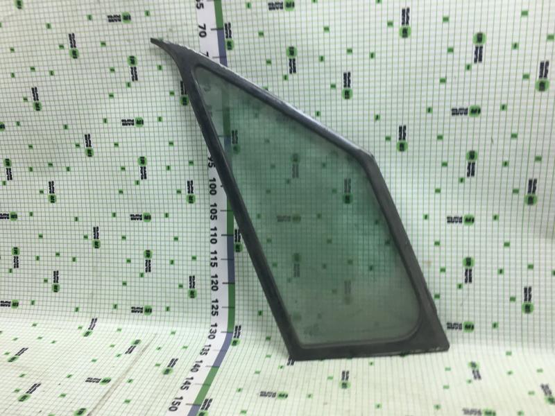 Стекло двери передней правой (форточка) Vw Crafter