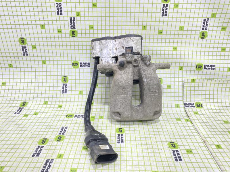 Суппорт тормозной задний левый Audi A8 4E